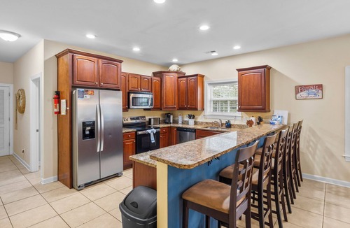 Crescent Beach House | Grand Coastal Retreat: 10 Bedrooms, 2 Private Pools & Ocean Views!