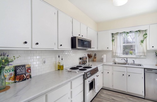 Arden House | Grand Cozy Cottage