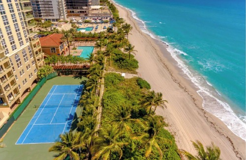 Hallandale Beach Condo | Great apartment really on the beach!