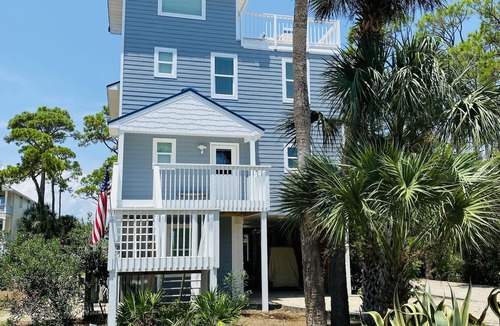 Magnolia Bluffs House | Great fishing and Family friendly, Community Pool, Close to Beach