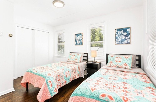 Independence House | Great for Groups Convenient Location Near Stadiums