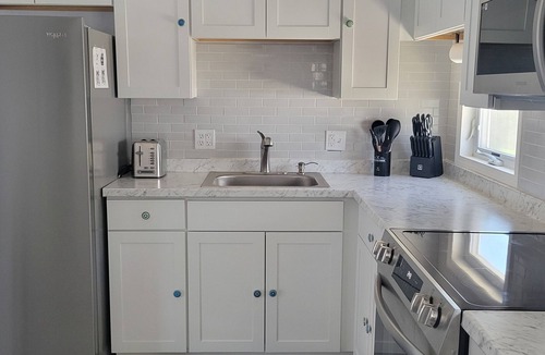 Iona House | Great location. Near beaches, shopping, restaurants.