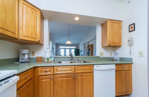 St. Augustine Beach Condo | Great Location ~ Amp ~ Pier Park ~ Beach!