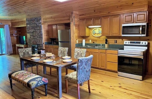 Bryson City Cabin | Great Smoky Mountain Cabin - Spring Outdoor Fun & Adventure