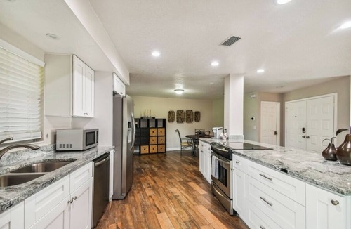 Greater Northdale House | Greater Northdale area home w/direct access to community park/tennis court