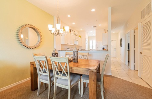 Naples Condo | GreenLinks/Updated Lely Condo; w/Office space-Lake Views-Resort Amenities