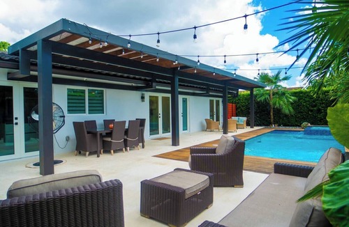 Kendale Lakes House | Greenview Villa/Luxury Heated Pool Home Golf View