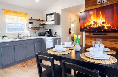 Altamont Cottage | Greeter Falls Lodge Cottage #7