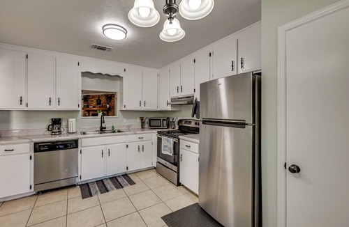 Tallahassee Apartment | Group-Friendly Rental 5 Mi to Dtwn Tallahassee!