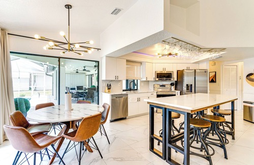 Charlotte County House | Group Getaway: Luxe Lakeside Gem in Port Charlotte