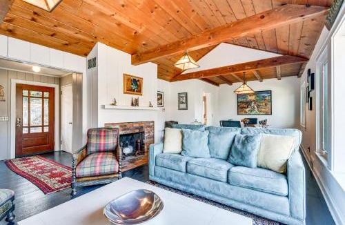 Lynn House | Group Getaway! Lake House w/Private Dock & Patio
