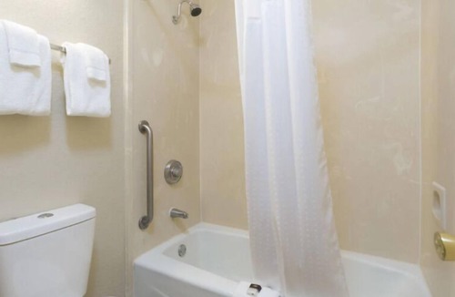 Florida Central Atlantic Coast Hotel | Group Theme Park Adventure! 3 Spacious Units, Near Sleuths Dinner Show, Restaurant, Pool