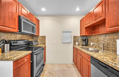 Southwest Coconut Grove House | Grove Bay Bungalow - 2/2 Gated Cottage-Walk to Bay