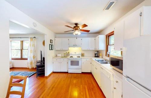 Leicester House | Guest House at Firefly Ridge