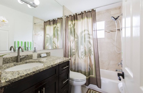 Grandview Heights House | Guesthouse Bungalows w/ Heated Pool, Patio, Bar, and Grills!