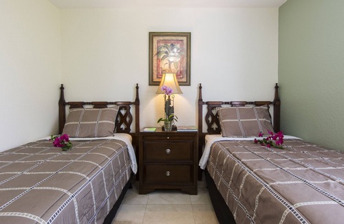 Grandview Heights House | Guesthouse Bungalows w/ Heated Pool, Patio, Bar, and Grills!