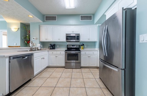 Panama City Beach Condo | Gulf Crest 2 BR 9th Floor *Beach Chairs Included*