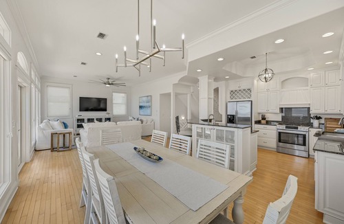 San Juan House | Gulf Front Updated Coastal Home 1 mile from Seaside