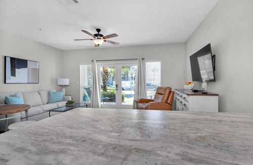 Crystal Shores Condo | Gulf Views * Steps to the Beach * Private Patio