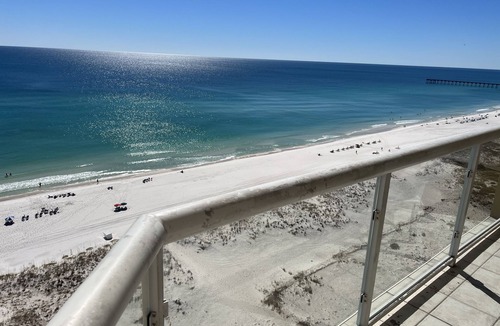 Pensacola Beach Condo | 𝔾𝕦𝕝𝕗𝔽𝕣𝕠𝕟𝕥 Emerald Isle- "My Blue Heaven" 5-Star Reviews/Walk to All