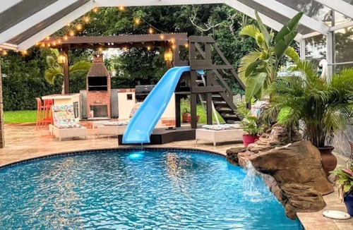 Palmetto Bay House | Hamilton House Miami - Tropical Oasis/Heated Pool/Tiki/Brazilian BBQ