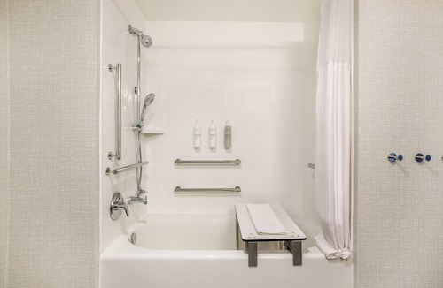 Fort Myers River District Hotel | Hampton Inn Fort Myers Downtown