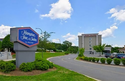 Greensboro Hotel | Hampton Inn & Suites Greensboro/Coliseum Area