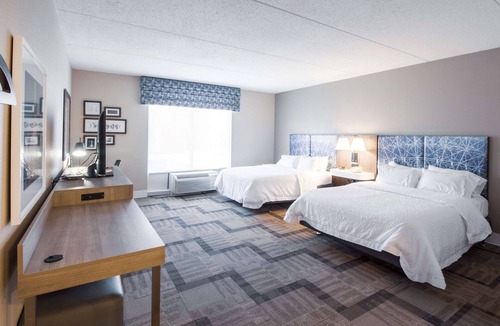 Owens Cross Roads Hotel | Hampton Inn & Suites Huntsville Hampton Cove