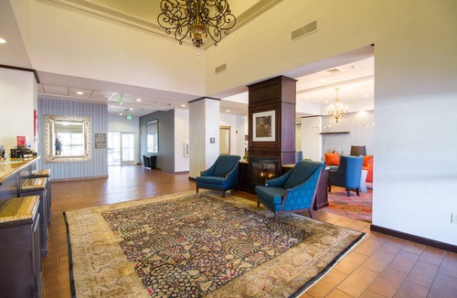 Owens Cross Roads Hotel | Hampton Inn & Suites Huntsville Hampton Cove