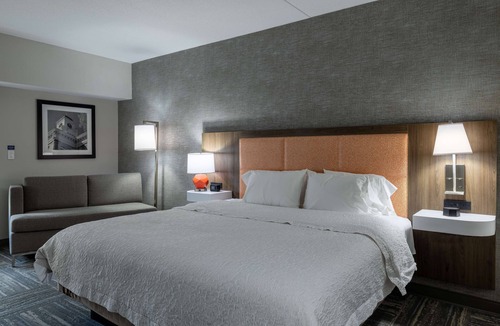Downtown Knoxville Hotel | Hampton Inn & Suites Knoxville-Downtown