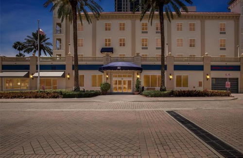 St. Petersburg Hotel | Hampton Inn & Suites St. Petersburg/Downtown