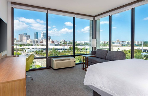 Channel District Hotel | Hampton Inn Tampa Downtown Channel District