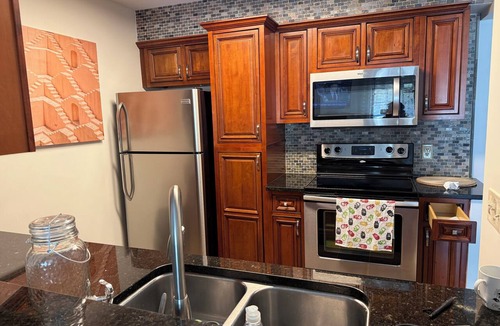 Woodcroft Condo | Handicap accessible 2 bedroom updated condo
