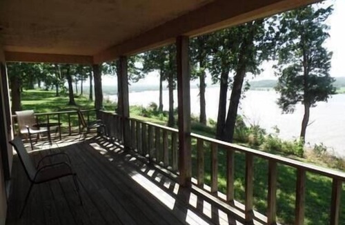 Golconda House | Handicap Accessible Standard Two Bedroom Suite on River