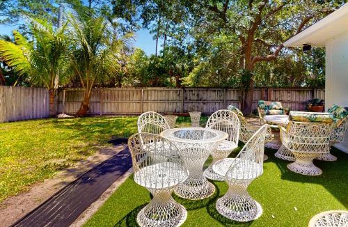 Lakewood Park House | Happy Beachy Casa