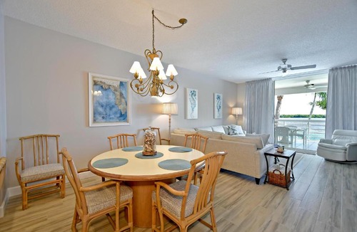 Whitney Beach Apartment | Harbor Villa Club 206