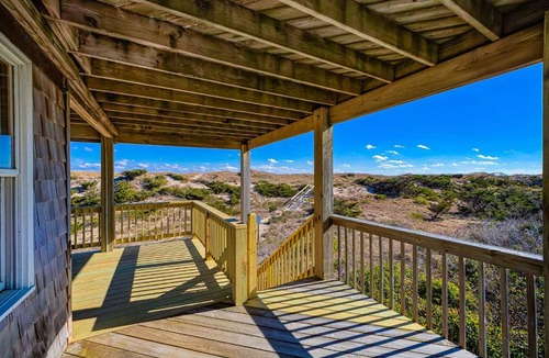 Avon House | Hatteras Solrise 386