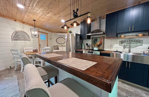 Sylva Cottage | Haven on the Creek Beautiful Creekside Retreat