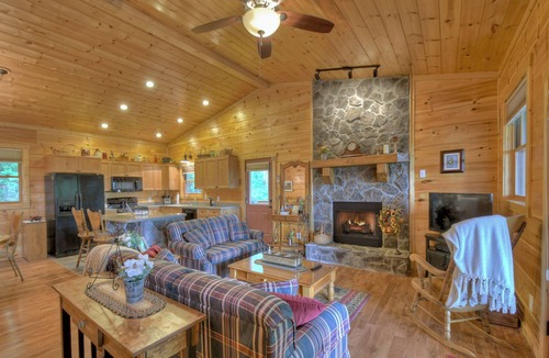 Morganton Cabin | Hawks Hideaway | Mtn View| Fire Pit | Ping Pong Table
