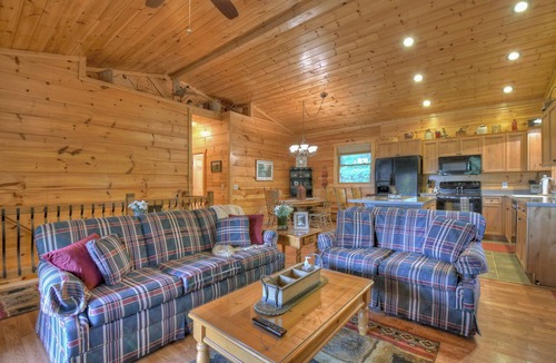 Morganton Cabin | Hawks Hideaway | Mtn View| Fire Pit | Ping Pong Table
