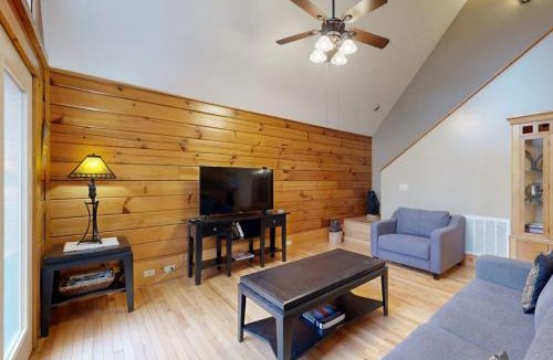 Sylva House | Hawks Landing