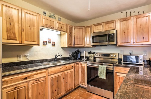 Hawthorne Apartment | Hawthorne Apartment w/ Boat House + Kayak!