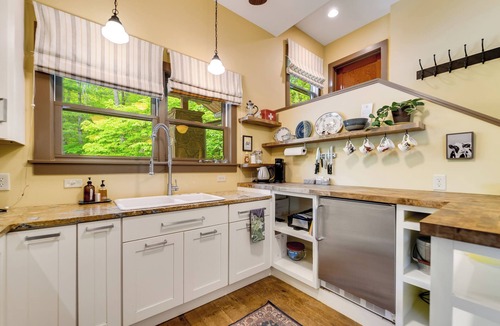 Franklin Apartment | Hazel Studio at Winding Stair Farm
