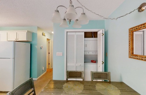Surfside Beach Condo | Heartwarming condo w/pool, balcony, TV, & W/D-snowbird-friendly