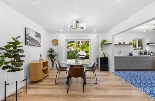 North Central Hollywood House | Heated Pool & Beach Gear - The Other Hollywood