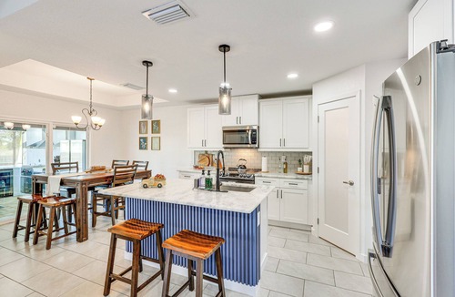 Diplomat House | Heated Pool & Outdoor Kitchen: Cape Coral Home