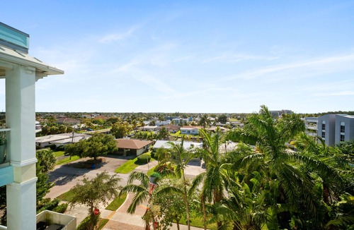 Deerfield Beach Condo | Hemingway Coast to CoastnIntracoastal Water View! 2 blocks to Beach &Pickleball