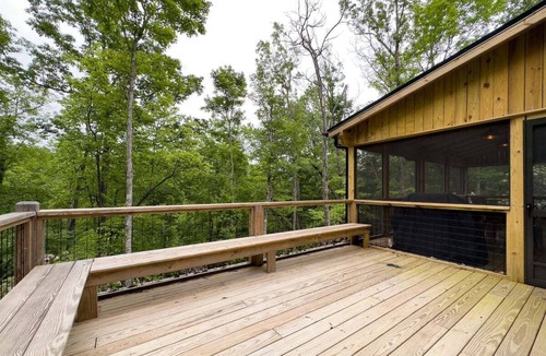 Pisgah Forest House | Hemlock Cottage in Pisgah Forest - Pet Friendly