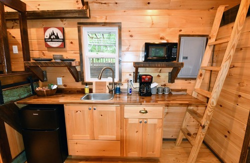 Clarkesville Cabin | Hemlock Tiny Home at Bleu Canoe Campground