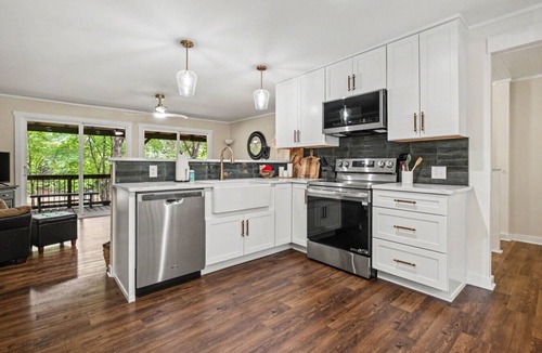 Troutman House | Heron’s Landing – Fire-pit, kayaks, & paddle board